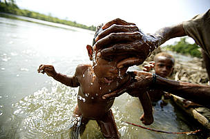  / &copy;: Brend Stirton WWF Canon