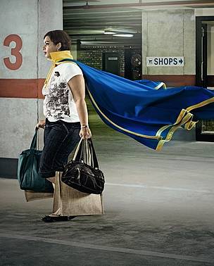 Always use reusable shopping bags when hitting the mall. / ©: Ogilvy / ©: Ogilvy